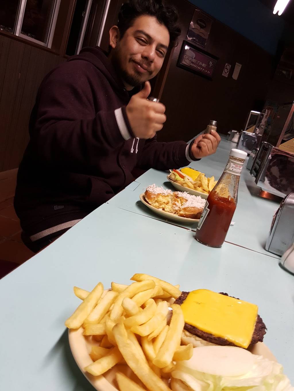 Silver Crest Donut Shop | cafe | 340 Bayshore Blvd, San Francisco, CA 94124, USA | 4158260753 OR +1 415-826-0753