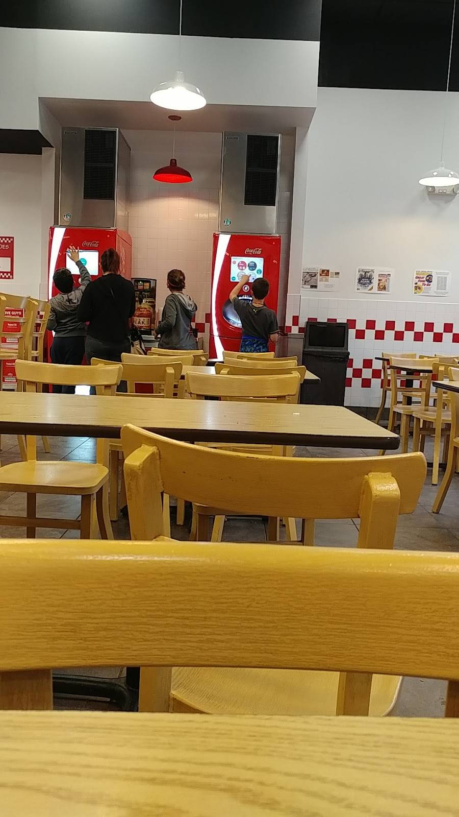 Five Guys | meal takeaway | 269 Patriot Pl, Foxborough, MA 02035, USA | 5082039441 OR +1 508-203-9441