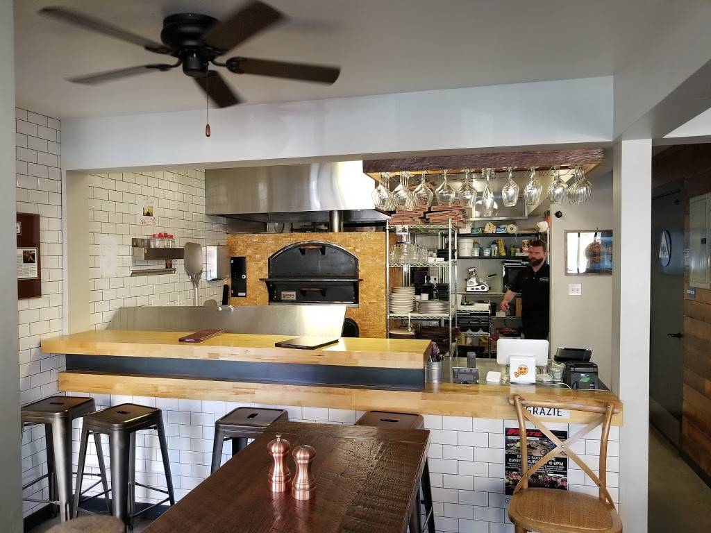 Sandrino Pizza & Vino | restaurant | 45 Caledonia St, Sausalito, CA 94965, USA | 4157299166 OR +1 415-729-9166