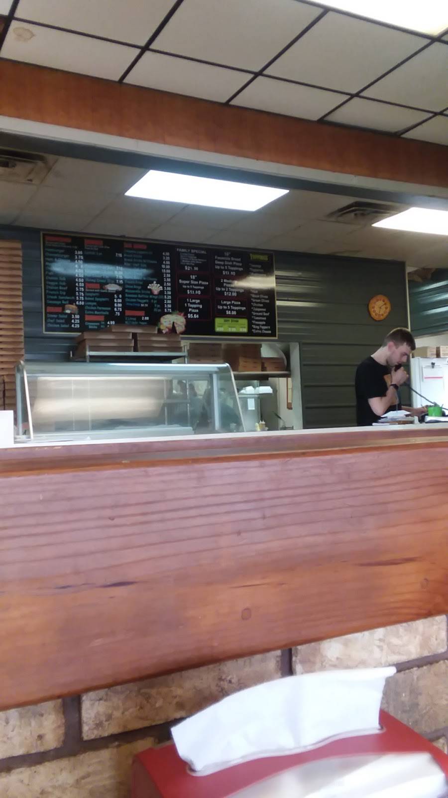 Saylors Main Street Pizzeria | restaurant | 305 N Main St, Watervliet, MI 49098, USA | 2694635555 OR +1 269-463-5555