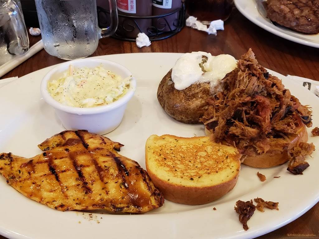 Smokey Bones Bar & Fire Grill | meal takeaway | 3901 US-98, Lakeland, FL 33809, USA | 8638158870 OR +1 863-815-8870