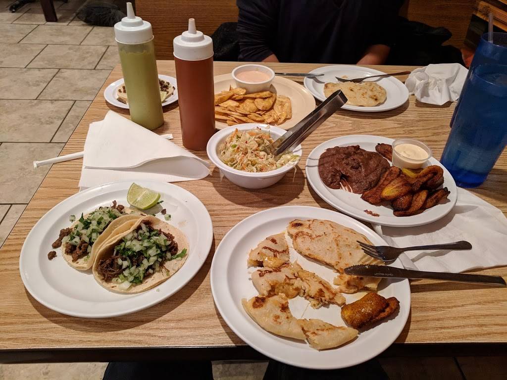 El Pulgarcito | restaurant | 5921 Merriam Dr, Merriam, KS 66203, USA | 9133843887 OR +1 913-384-3887