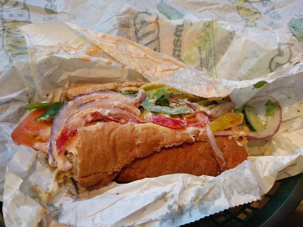 Subway | restaurant | 780 Rue Beaubien E, Montréal, QC H2S 1S7, Canada | 5144953737 OR +1 514-495-3737