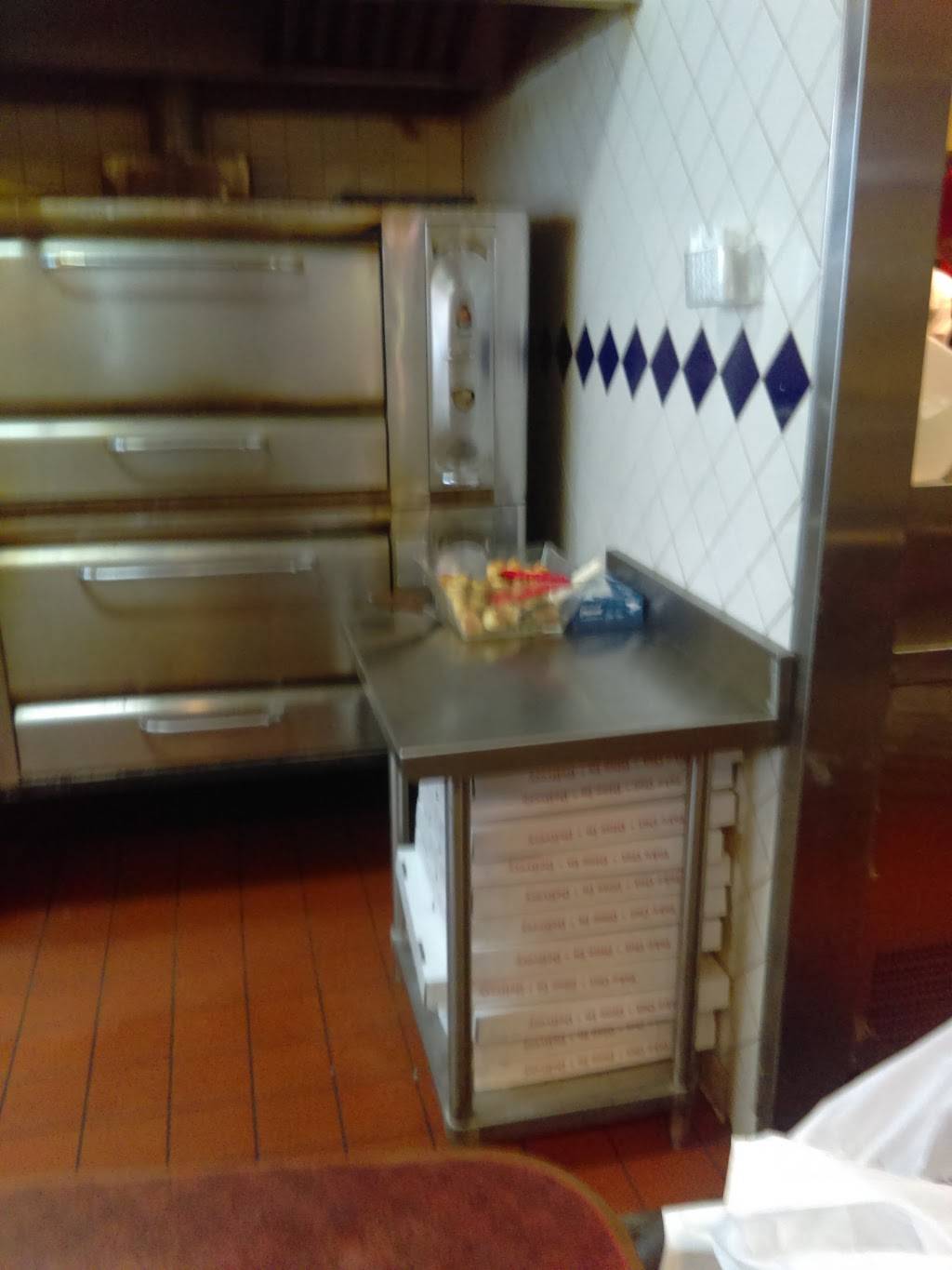 Lake Ave Pizza | restaurant | 137 Lake Ave, Yonkers, NY 10703, USA | 9144765023 OR +1 914-476-5023