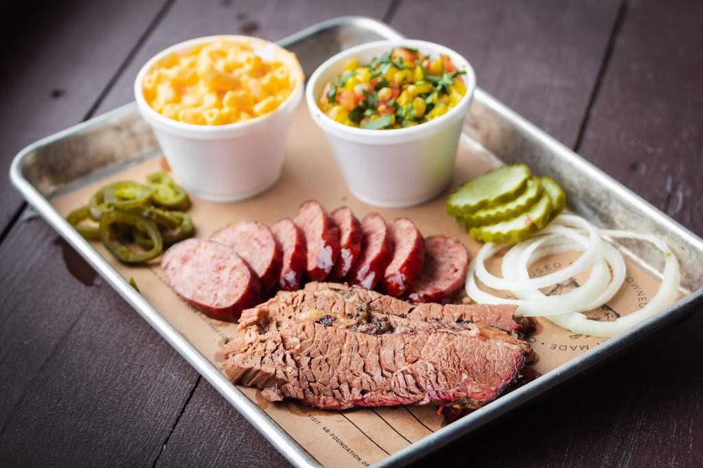 4 Rivers Smokehouse | restaurant | 874 W Osceola Pkwy, Kissimmee, FL 34741, USA | 8444748377 OR +1 844-474-8377