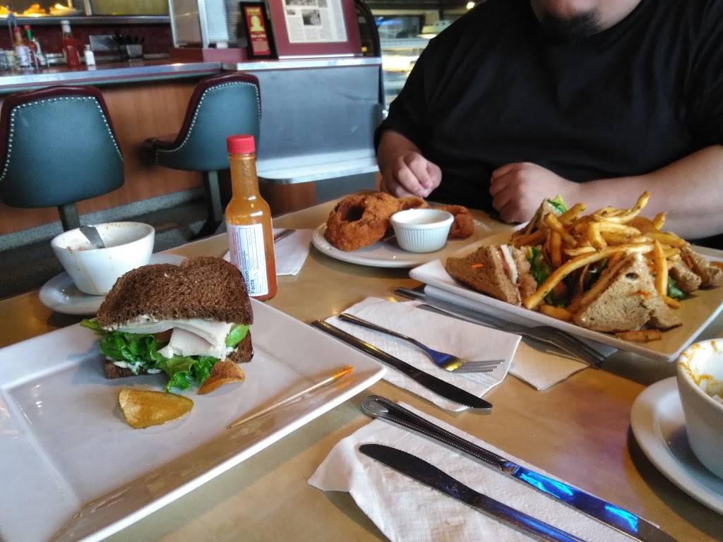 Diner On Main | restaurant | 201 W Main St, Alhambra, CA 91801, USA | 6262813488 OR +1 626-281-3488