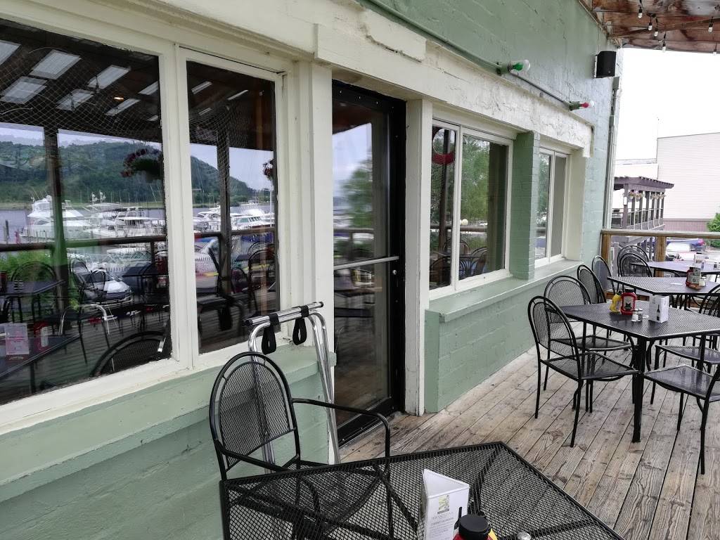 Villa Marine Bar & Grill | restaurant | 228 Main St, Frankfort, MI 49635, USA | 2313525450 OR +1 231-352-5450
