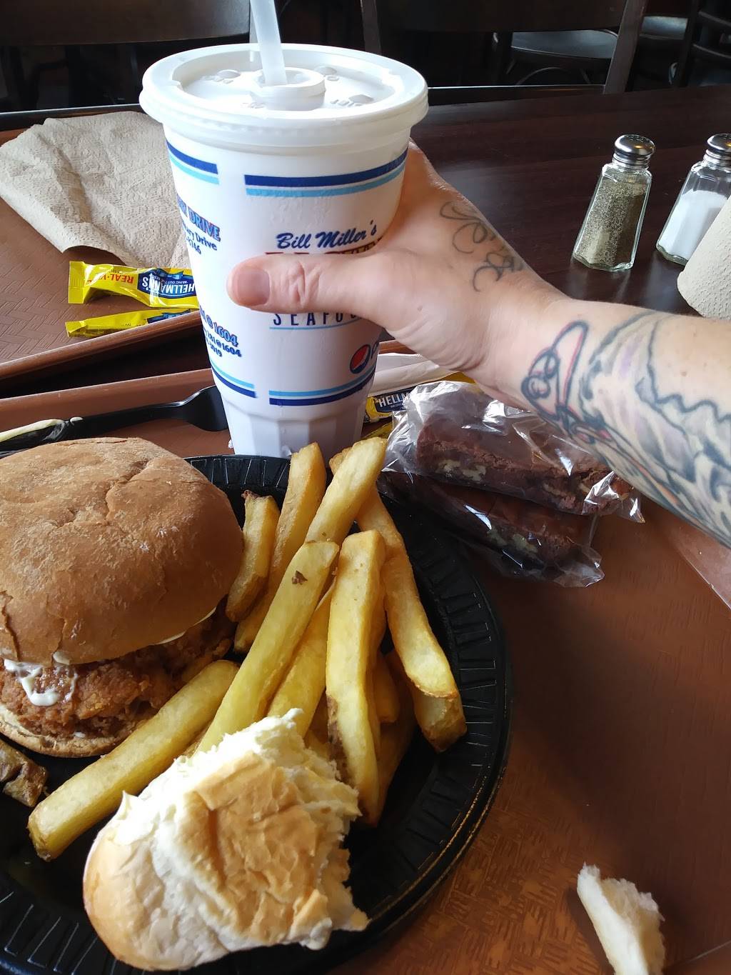 Bill Miller Bar-B-Q | restaurant | 135 S WW White Rd, San Antonio, TX 78219, USA | 2103334830 OR +1 210-333-4830