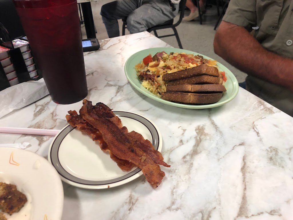 Rays Restaurant | restaurant | 1740 S Oates St, Dothan, AL 36301, USA | 3347944625 OR +1 334-794-4625