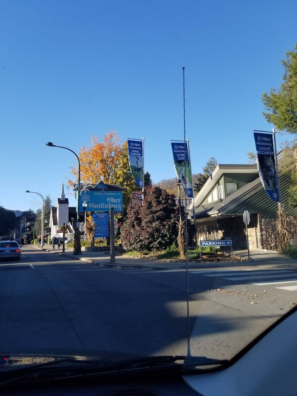 downtown Gatlinburg | restaurant | 115 Historic Nature Trail, Gatlinburg, TN 37738, USA | 8656229788 OR +1 865-622-9788