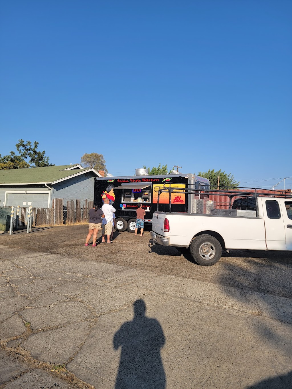 Asian style kitchen | restaurant | 601 E Main St, Merced, CA 95340, USA | 2092859501 OR +1 209-285-9501