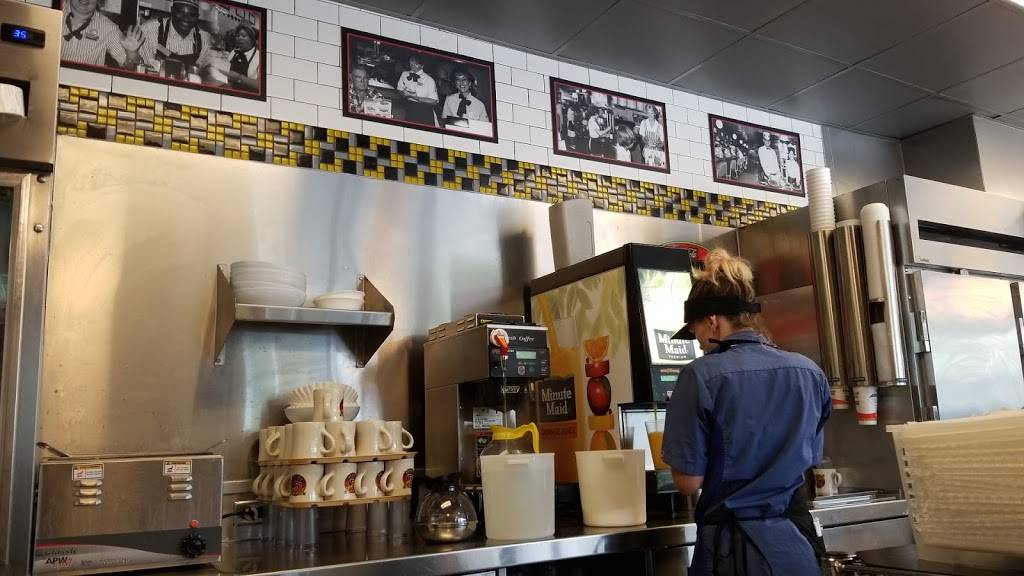 Waffle House | restaurant | 3009 W Columbus Dr, Tampa, FL 33607, USA | 8132171810 OR +1 813-217-1810