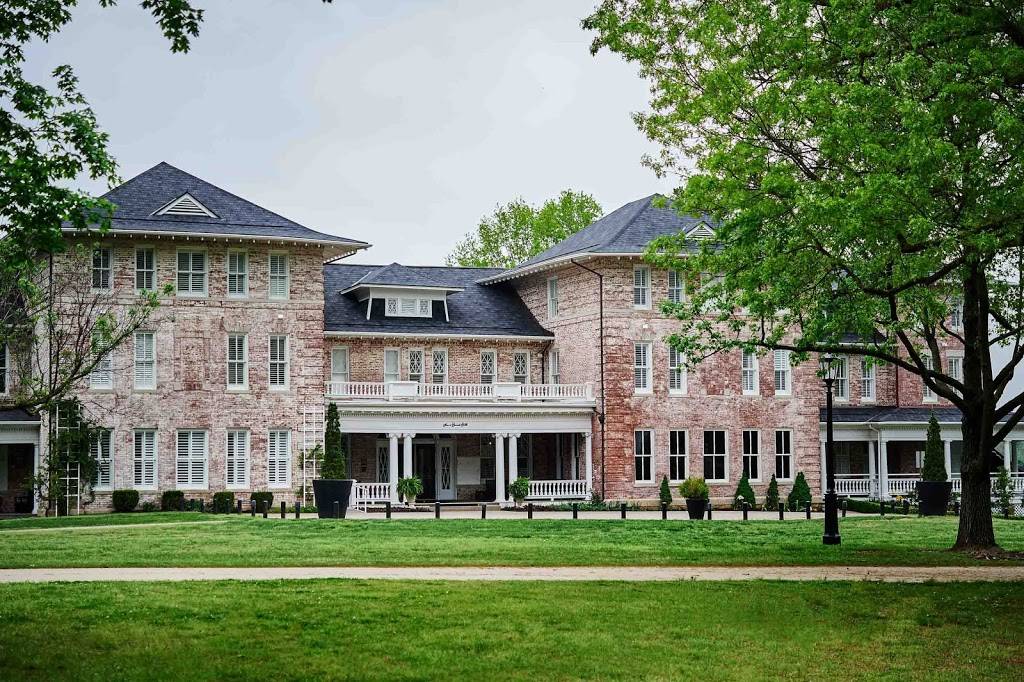 Inn at Carnall Hall | night club | 465 Arkansas Ave, Fayetteville, AR 72701, USA | 4795820400 OR +1 479-582-0400