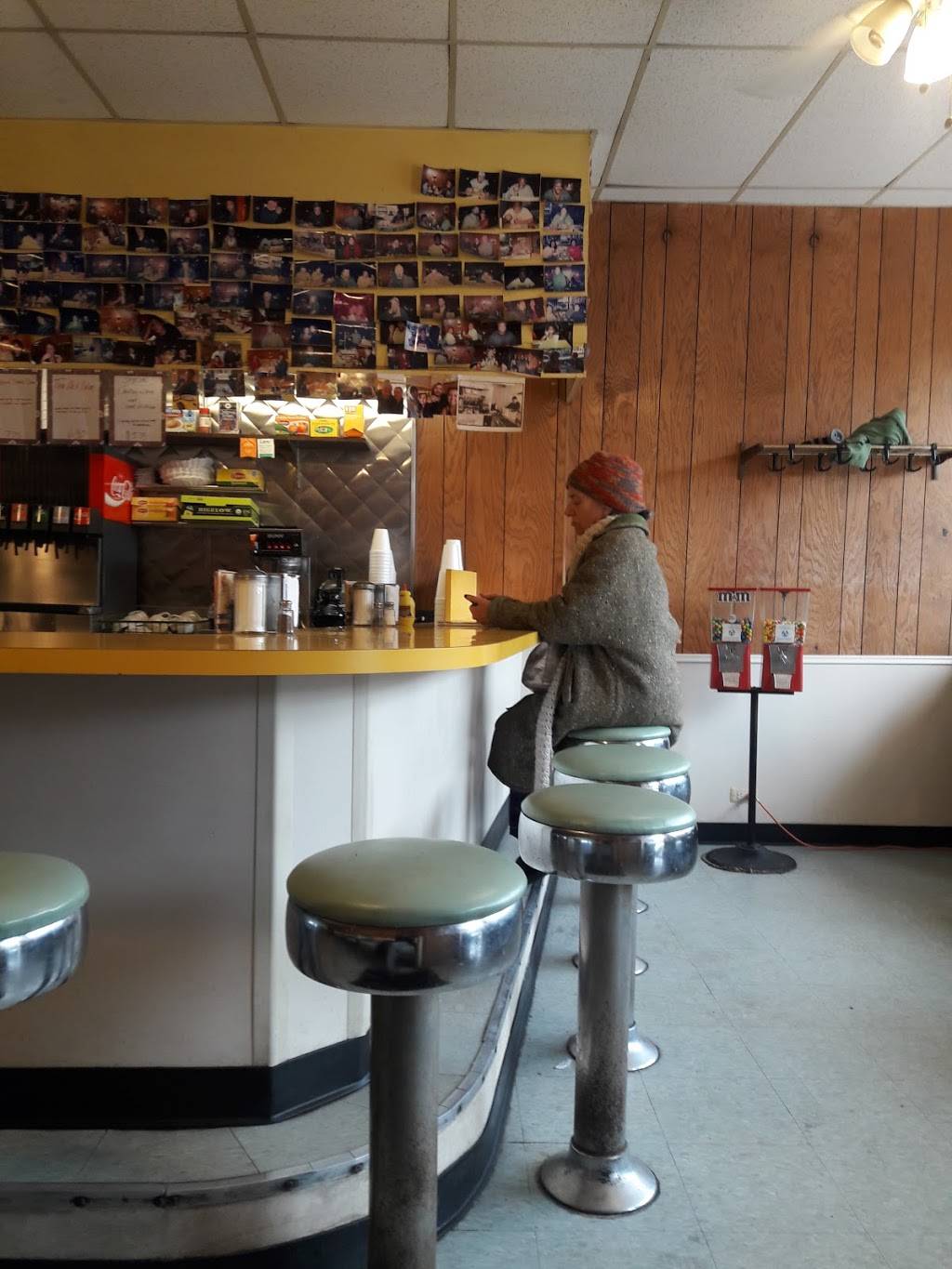 Sher-Main Grill | restaurant | 802 Main St, Evanston, IL 60202, USA | 8478641340 OR +1 847-864-1340