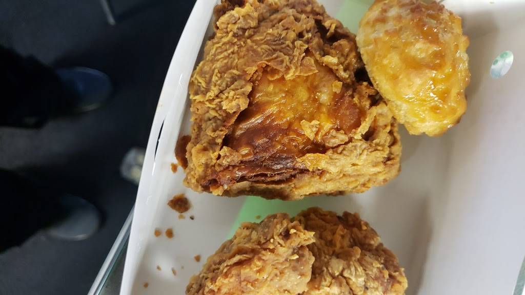 Churchs Chicken | restaurant | 4820 Chambers Rd, Denver, CO 80239, USA | 3033757664 OR +1 303-375-7664