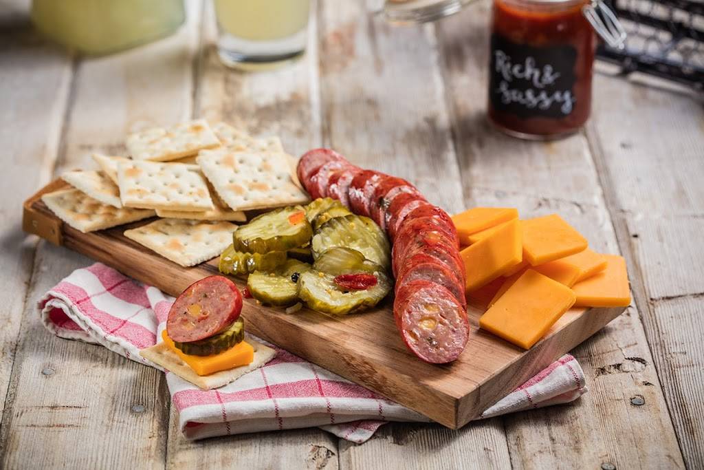 Famous Daves Bar-B-Que | restaurant | 1940 Donegal Dr, Woodbury, MN 55125, USA | 6515011900 OR +1 651-501-1900