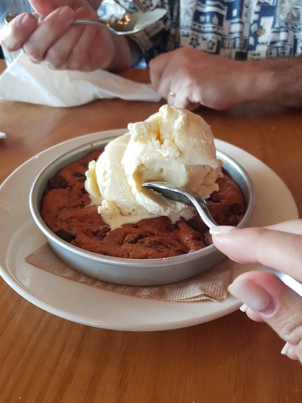 BJs Restaurant & Brewhouse | restaurant | 280 S Coast Hwy, Laguna Beach, CA 92651, USA | 9494943802 OR +1 949-494-3802