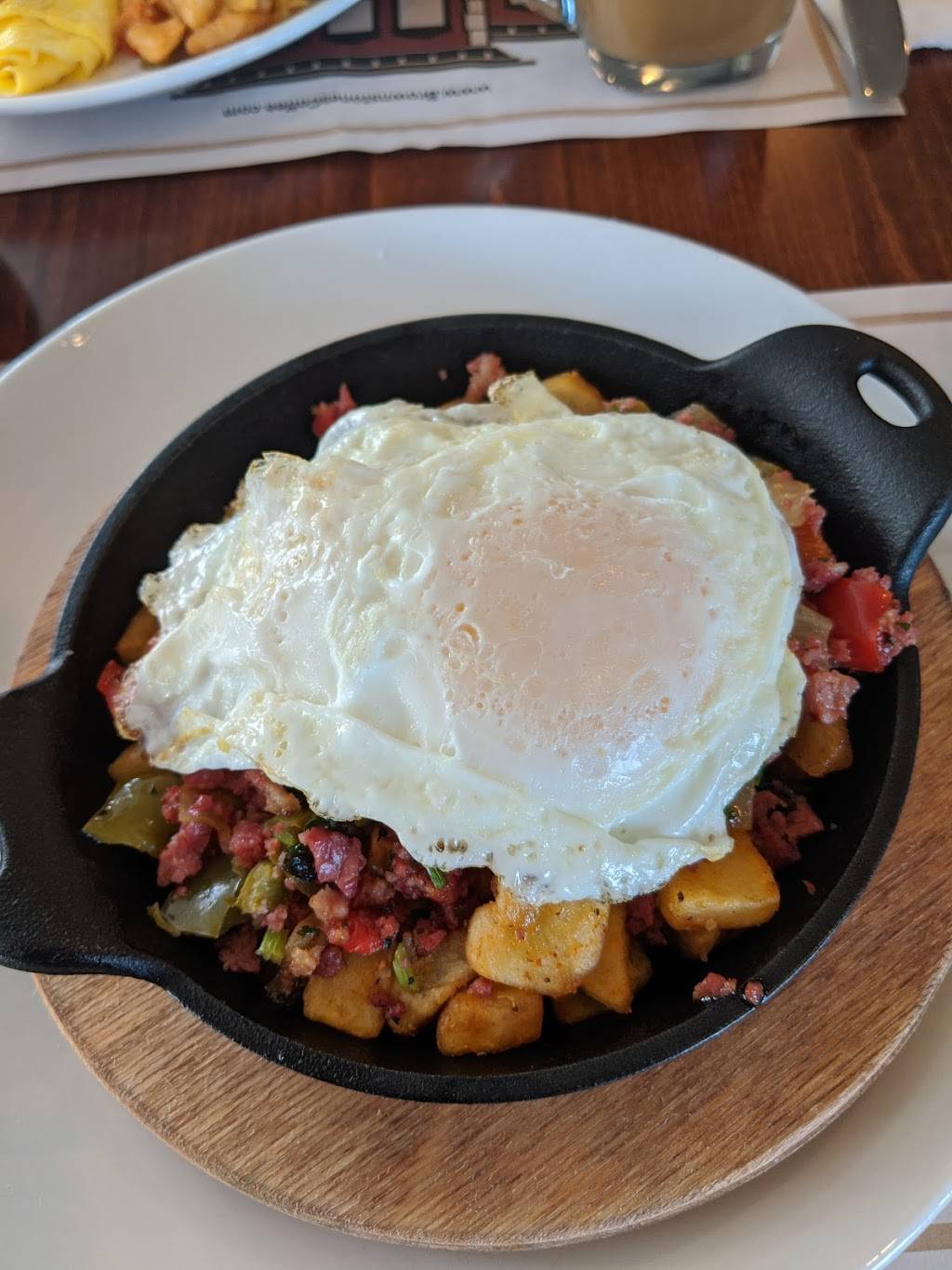 Brownstones Coffee | restaurant | 1759 Middle Country Rd, Centereach, NY 11720, USA | 6316763975 OR +1 631-676-3975