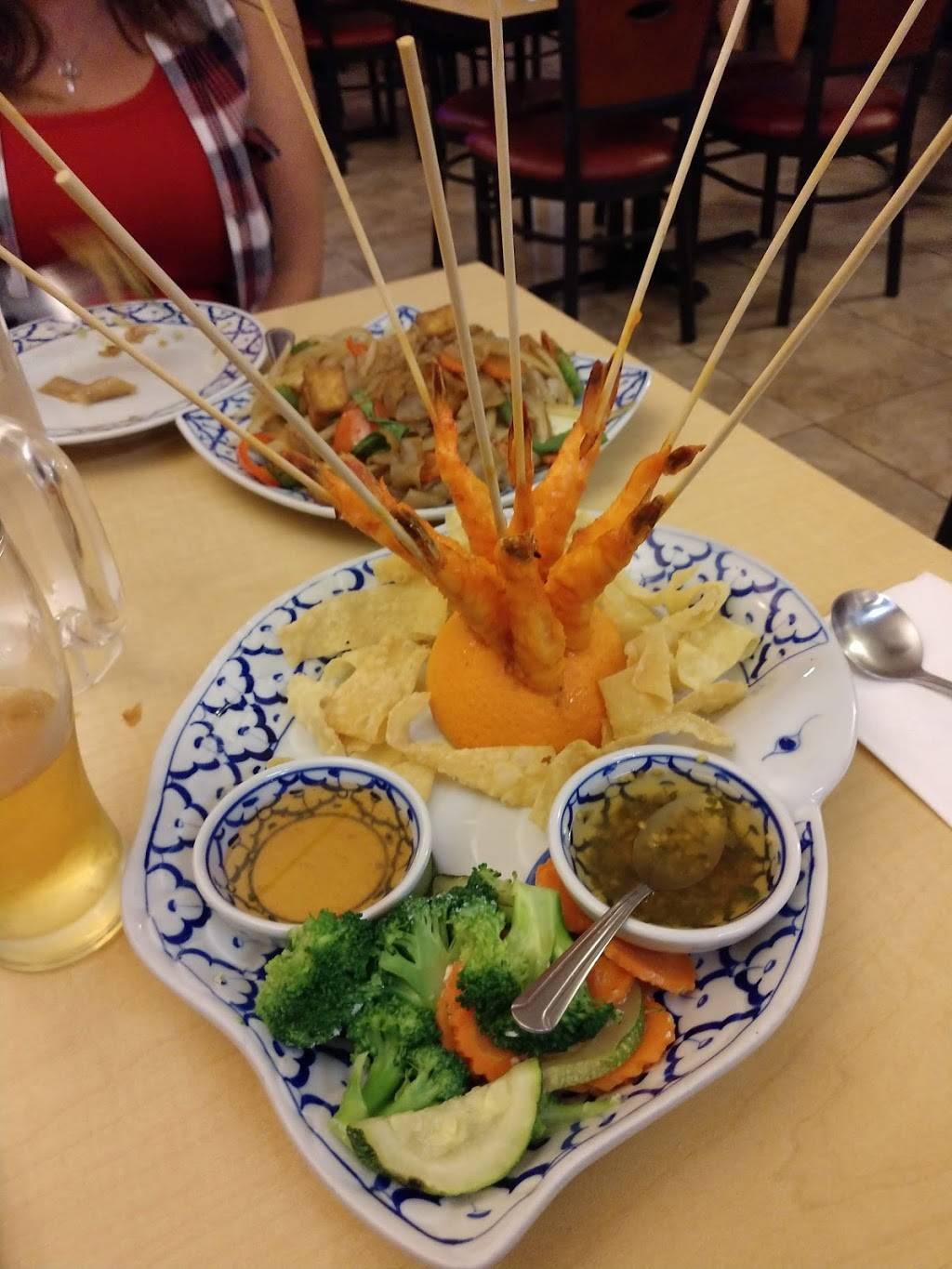 Thai House Restaurant | restaurant | 5143 Ming Ave, Bakersfield, CA 93309, USA | 6613979667 OR +1 661-397-9667