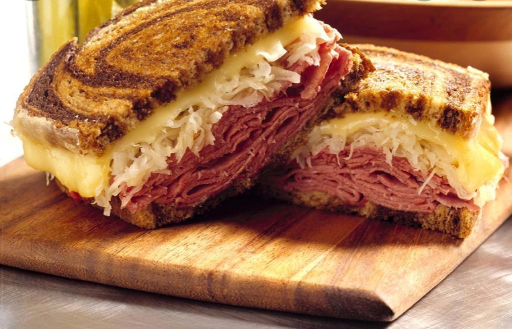 Country’s lunch box | restaurant | 3901 W Alexis Rd, Toledo, OH 43623, USA | 4192141611 OR +1 419-214-1611