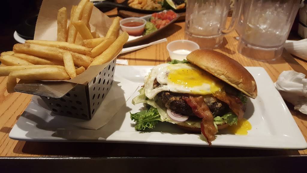 Chilis Grill & Bar | meal takeaway | 1021 W Rancho Vista Blvd, Palmdale, CA 93551, USA | 6612671581 OR +1 661-267-1581