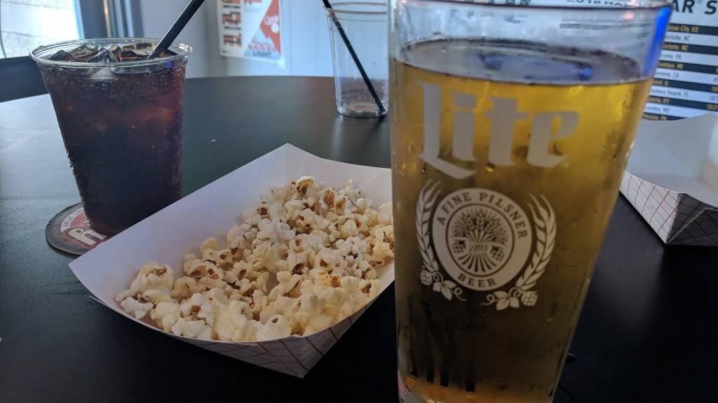 Cloverleaf Pub | restaurant | 3269 N Bend Rd, Cincinnati, OH 45239, USA | 5138347090 OR +1 513-834-7090