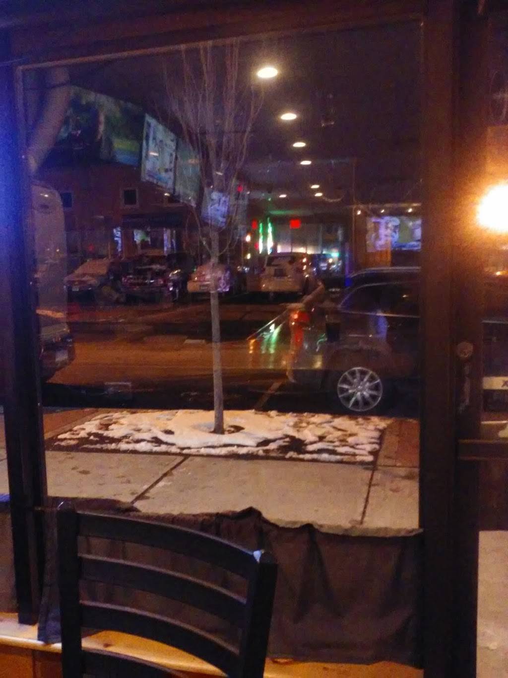 McGuinneys | restaurant | 631 Campbell Ave, West Haven, CT 06516, USA | 2039311777 OR +1 203-931-1777