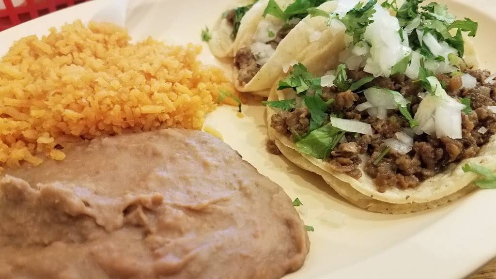 Arandas Tacos | restaurant | 2448 US-30, Oswego, IL 60543, USA | 6308961709 OR +1 630-896-1709