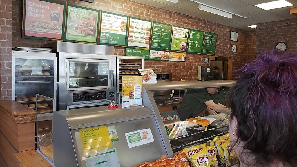 Subway Restaurants | restaurant | 615 Main St, Westbrook, ME 04092, USA | 2078543287 OR +1 207-854-3287