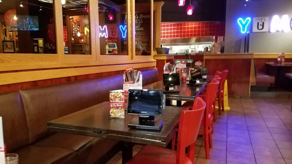 Red Robin Gourmet Burgers and Brews | restaurant | 7050 Carpenter Rd, Skokie, IL 60077, USA | 8476747050 OR +1 847-674-7050