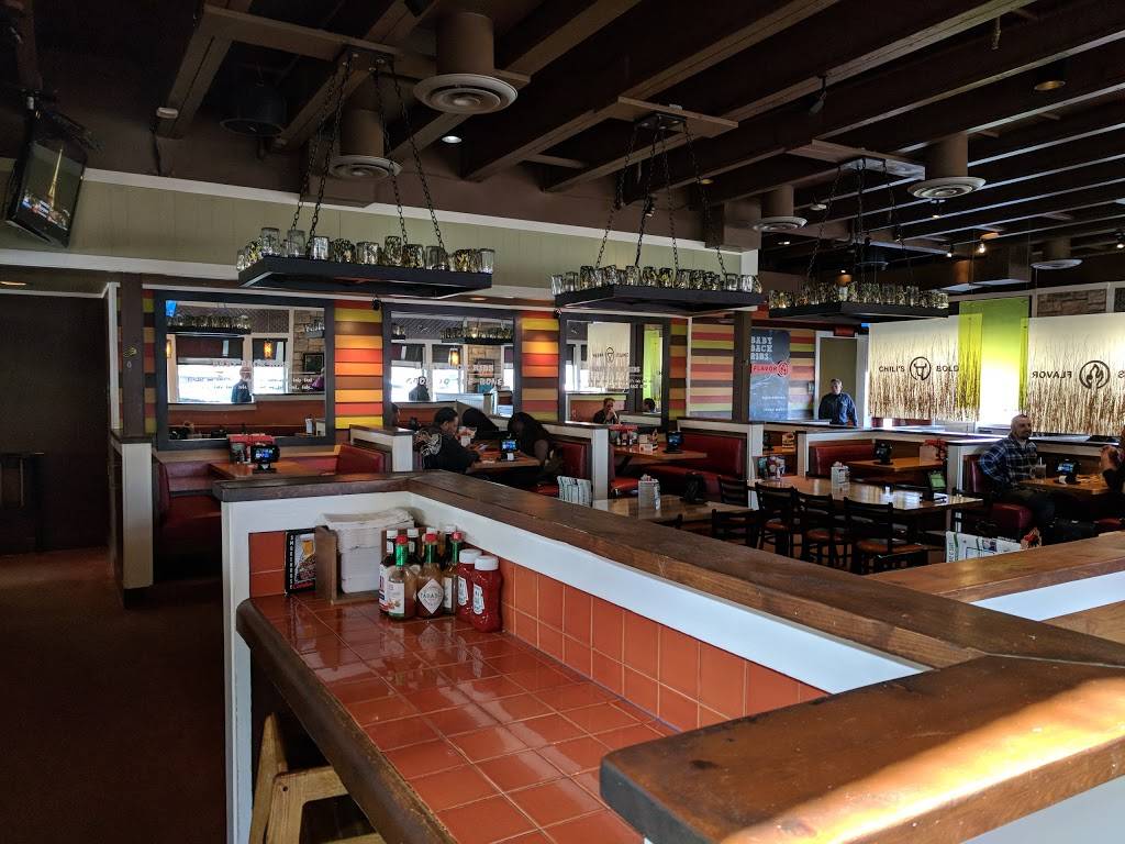 Chilis Grill & Bar | meal takeaway | 1601 Miller Park Way W, Milwaukee, WI 53214, USA | 4143899739 OR +1 414-389-9739