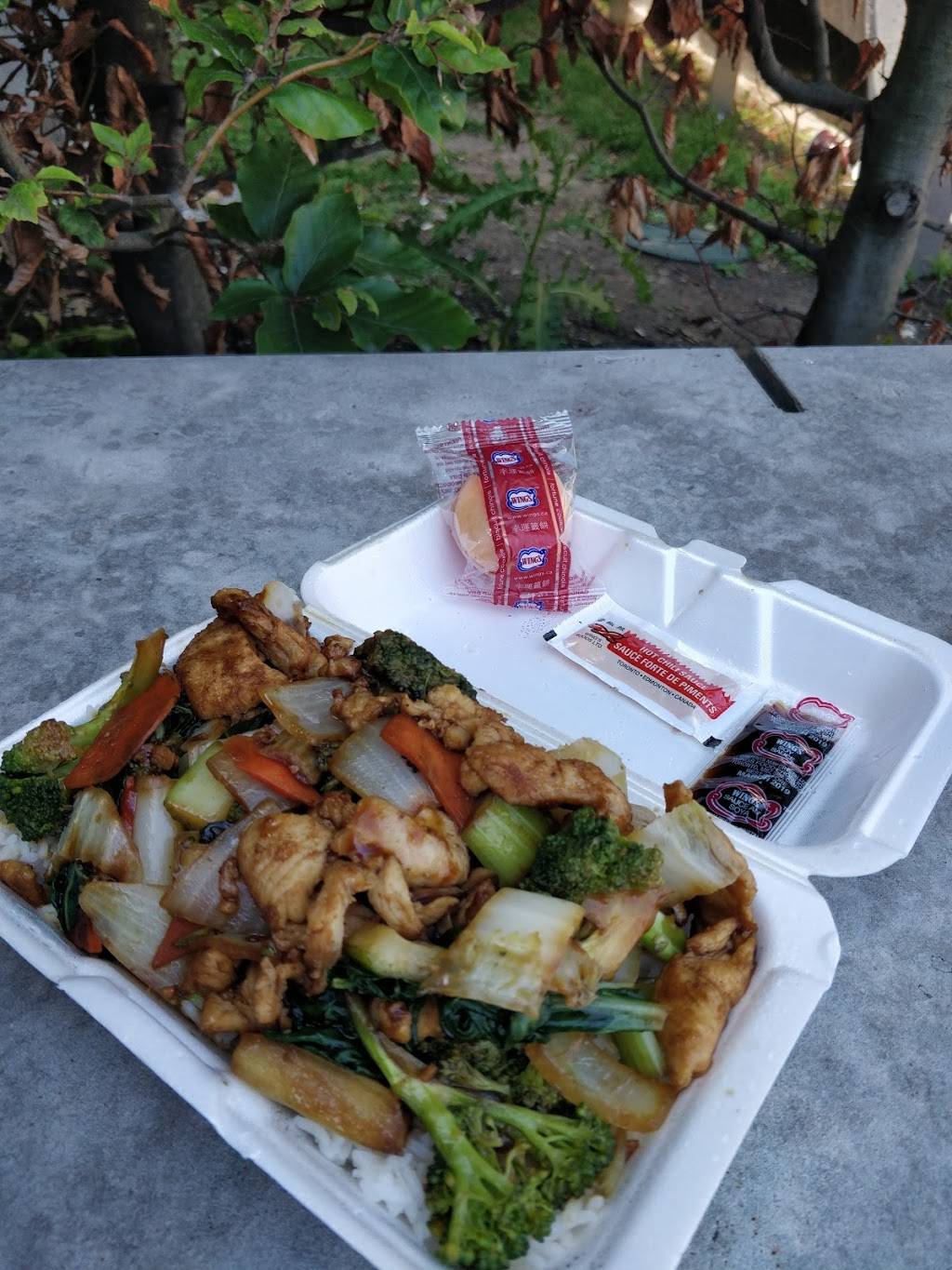 Golden House Restaurant | meal delivery | 1280 Yonge St, Toronto, ON M4T 1W5, Canada | 4169612710 OR +1 416-961-2710