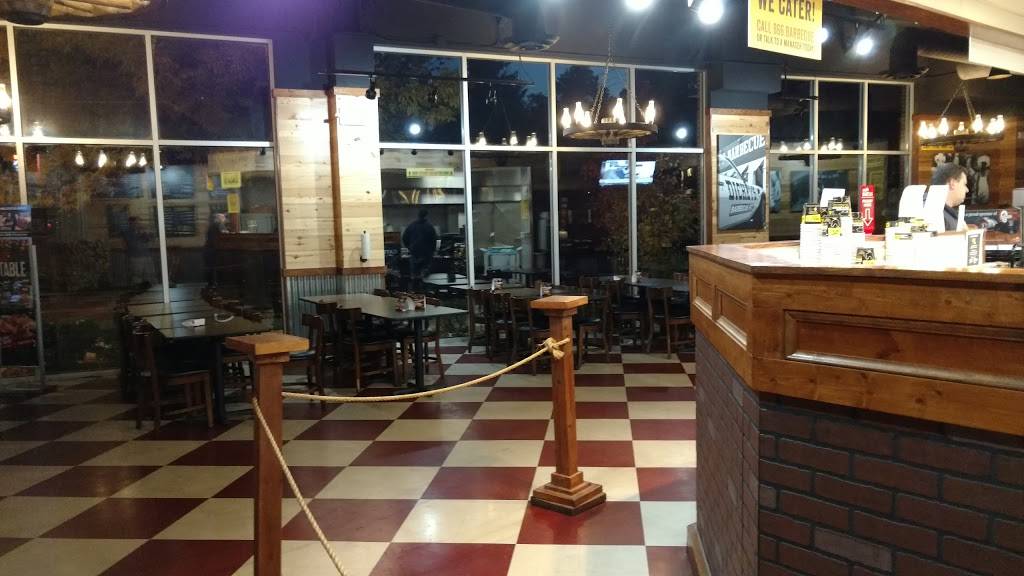 Dickeys Barbecue Pit | restaurant | 23123 Woodward Ave, Ferndale, MI 48220, USA | 2485653355 OR +1 248-565-3355