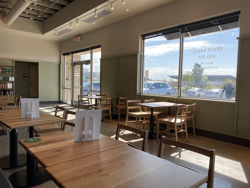 Starbucks | cafe | 1930 Diamond Pkwy, North Kansas City, MO 64116, USA | 8165998354 OR +1 816-599-8354