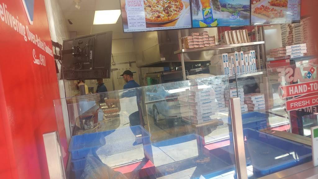 Dominos Pizza | meal delivery | 2298 Lakeshore Rd W, Oakville, ON L6L 1H3, Canada | 9058273338 OR +1 905-827-3338