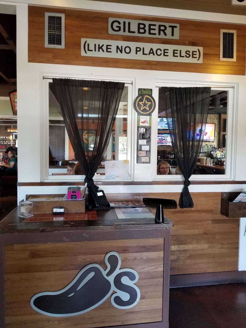 Chilis Grill & Bar | meal takeaway | 3917 S Gilbert Rd, Gilbert, AZ 85296, USA | 4808124636 OR +1 480-812-4636