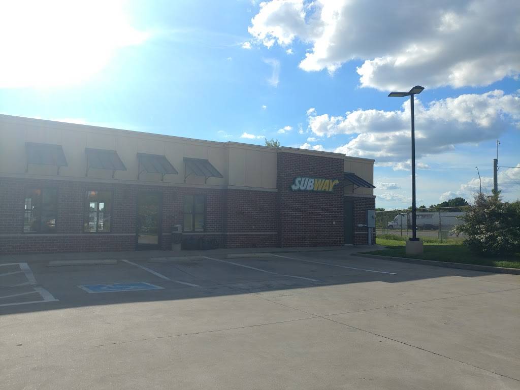 Subway | restaurant | 701 Sango Rd, Clarksville, TN 37043, USA | 9313584274 OR +1 931-358-4274