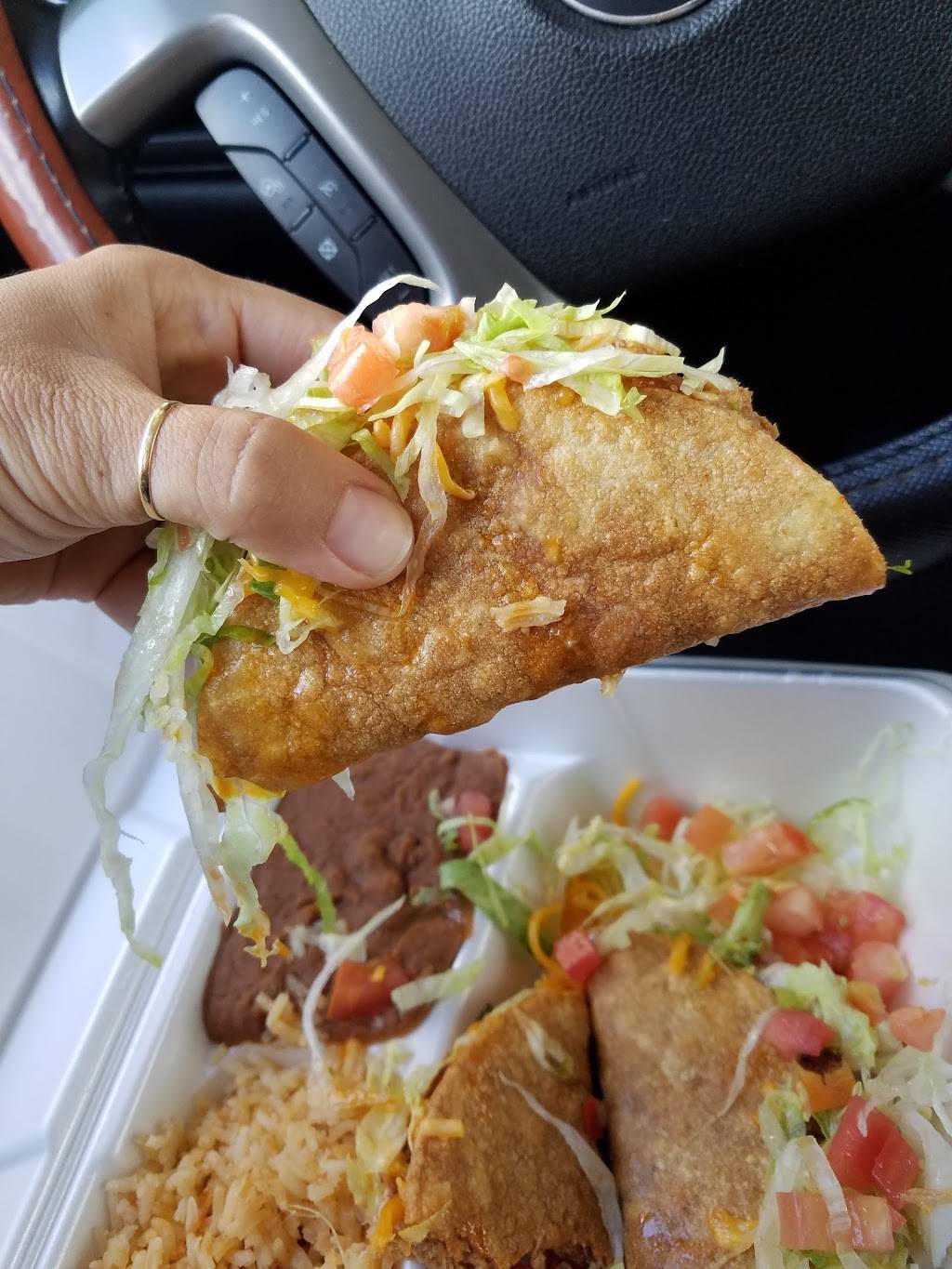 Taqueria Fernandez | restaurant | 3720 7th St, Bay City, TX 77414, USA | 9792441385 OR +1 979-244-1385