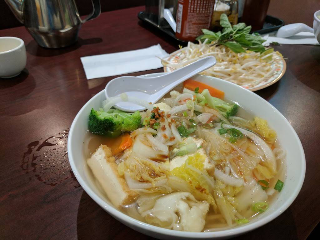 Pho Mi T&T | restaurant | 583 Brant St, Burlington, ON L7R 2G6, Canada | 9056311888 OR +1 905-631-1888