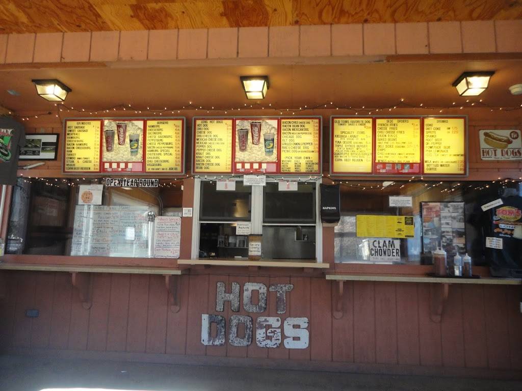 Toms Hot Dog | restaurant | 61 State Rd, Whately, MA 01093, USA | 4136652931 OR +1 413-665-2931