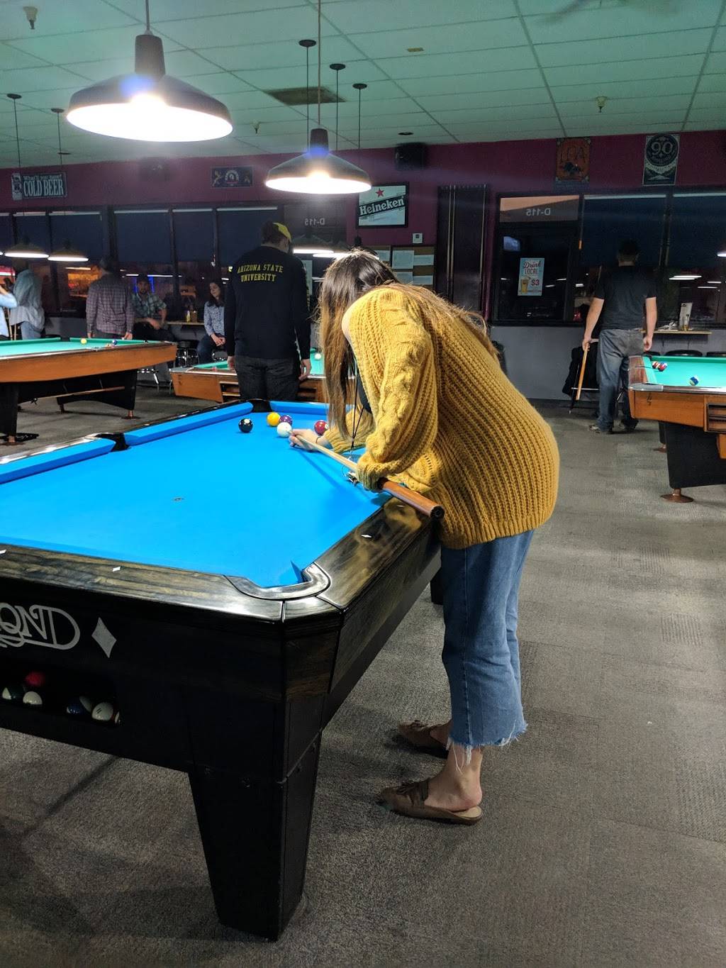 Jesters Billiards | restaurant | 1515 N Gilbert Rd, Gilbert, AZ 85234, USA | 4809261314 OR +1 480-926-1314