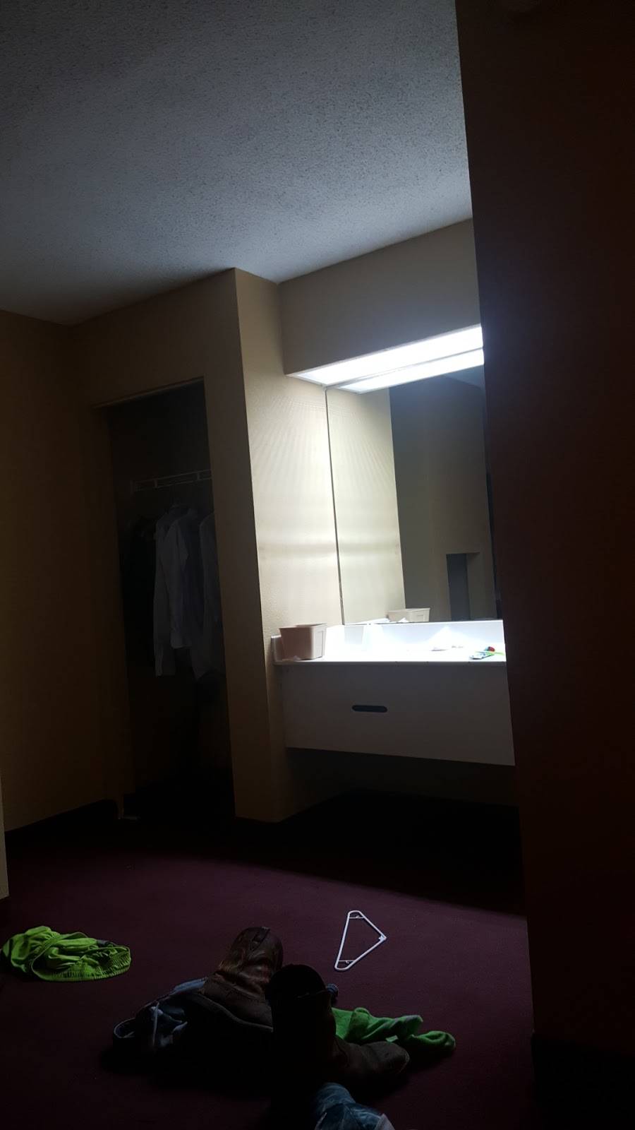 Econo Lodge | restaurant | 9822 Huff N Puff Rd, Lakeland, TN 38002, USA | 9013887120 OR +1 901-388-7120