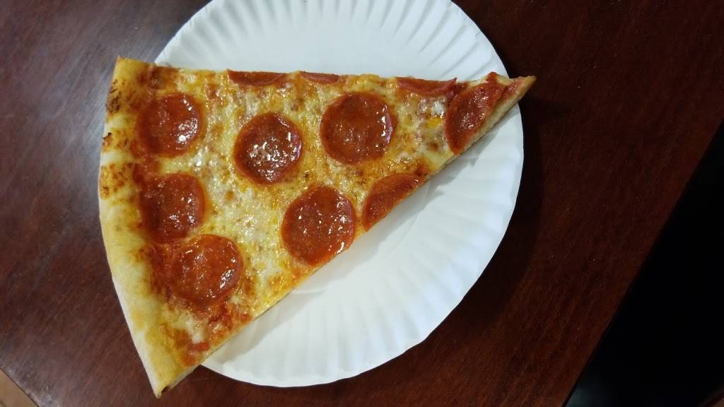 Cacciatori Pizza & Pasta | restaurant | 108 Louviers Dr, Newark, DE 19711, USA | 3024531937 OR +1 302-453-1937