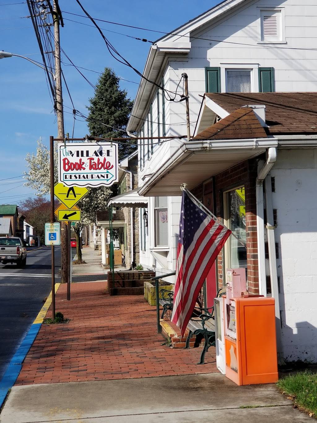 Village Book & Table | restaurant | 29 W Main St, Fairfield, PA 17320, USA | 7176425650 OR +1 717-642-5650