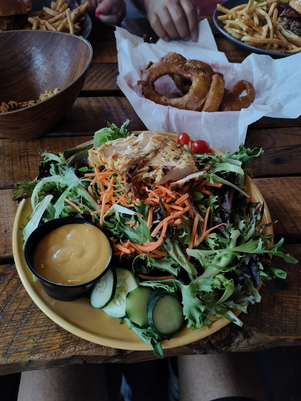 Showdowns | restaurant | 80 S Main St, Tropic, UT 84776, USA | 4356798854 OR +1 435-679-8854