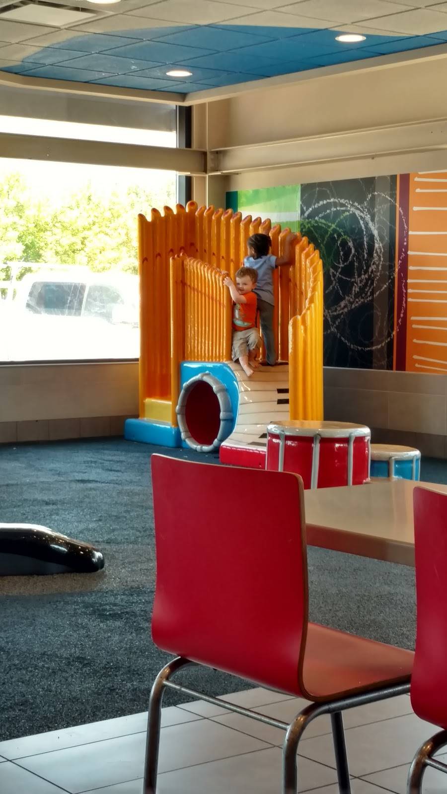 McDonalds | cafe | 12105 Jefferson Ave, Newport News, VA 23602, USA | 7572491372 OR +1 757-249-1372