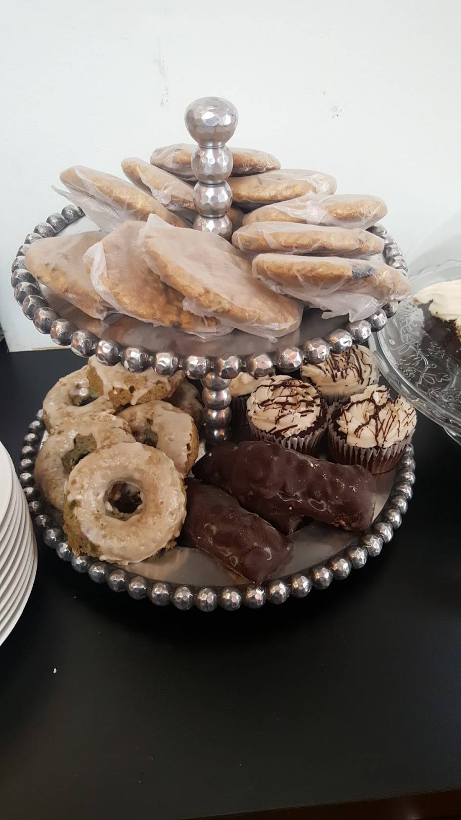 Nosh Pit Detroit | restaurant | 2995 Yemans St, Hamtramck, MI 48212, USA | 3134860777 OR +1 313-486-0777