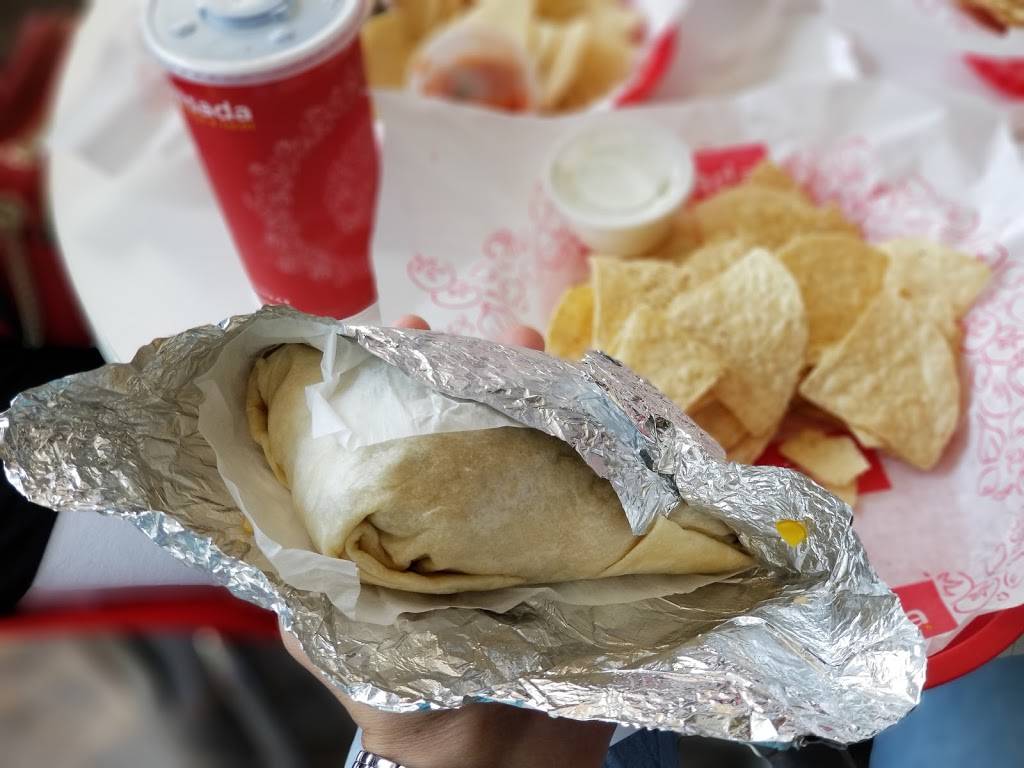 Quesada Burritos & Tacos | restaurant | 3680 Chemin de la Côte-Sainte-Catherine, Montréal, QC H3T 1E1, Canada | 5145643680 OR +1 514-564-3680