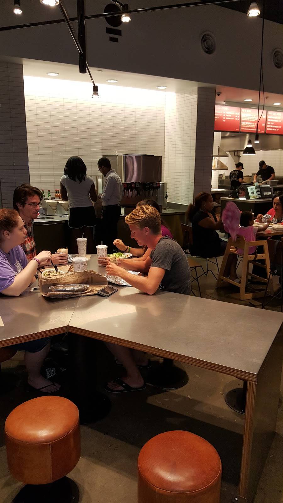 Chipotle Mexican Grill | restaurant | 205 Boardwalk Pl, Gaithersburg, MD 20878, USA | 2403990245 OR +1 240-399-0245