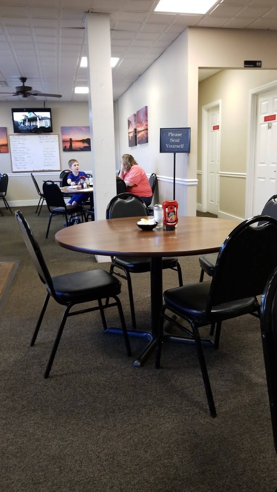 Decatur Family Diner | restaurant | 17315 TN-58, Decatur, TN 37322, USA | 4233343354 OR +1 423-334-3354